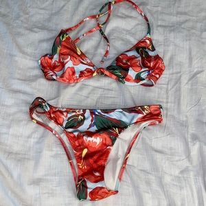 SALINAS
Floral Print Bikini